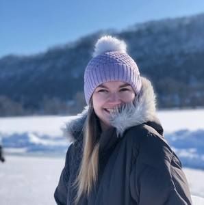 Meet your Posher, Alexis